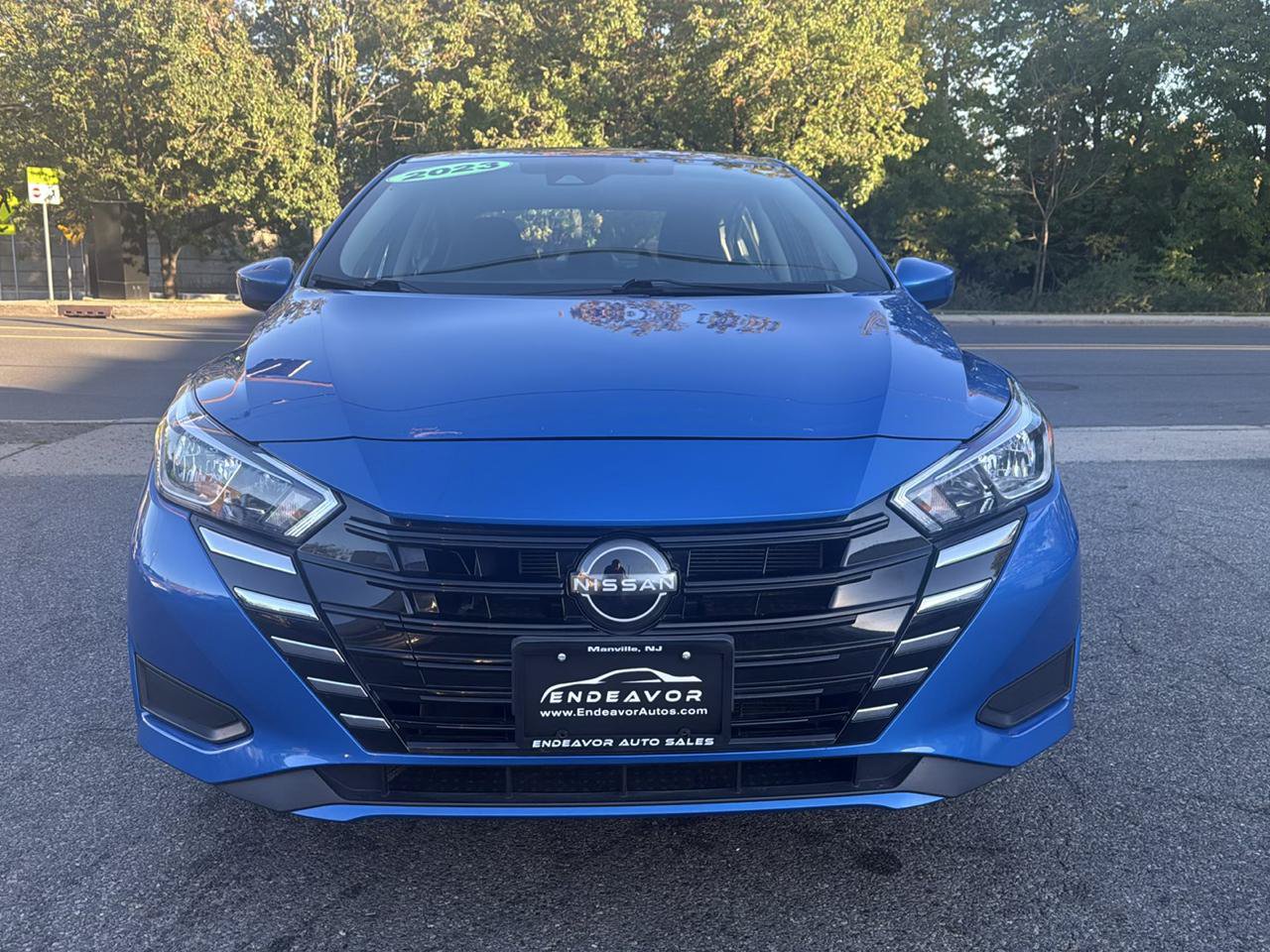 Used 2023 Nissan Versa SV FWD image 2