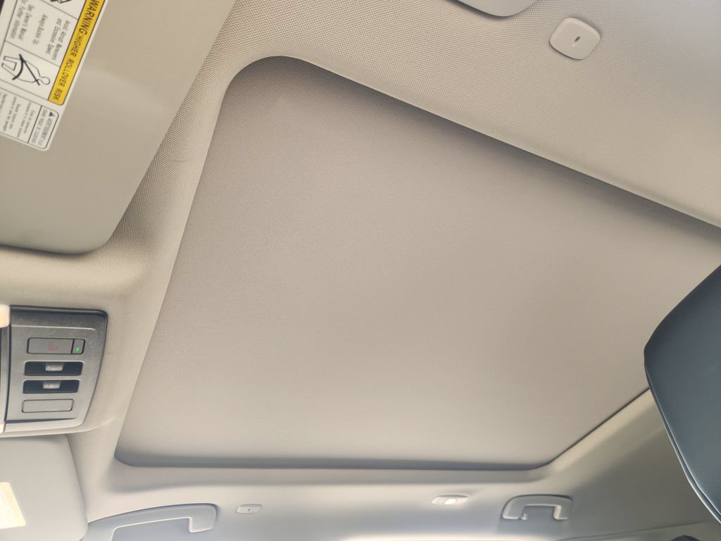 Used 2023 Nissan Rogue SV w/ SV Premium B Package FWD image 19