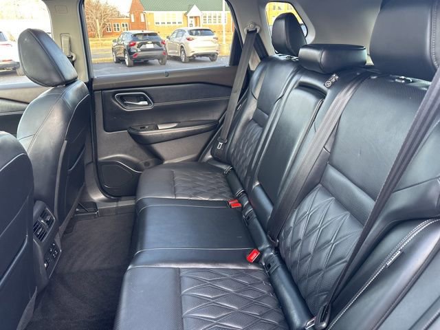 Used 2023 Nissan Rogue Platinum w/ Platinum Premium Package image 18