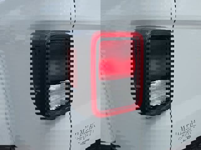 Used 2025 Jeep Gladiator Sport image 11