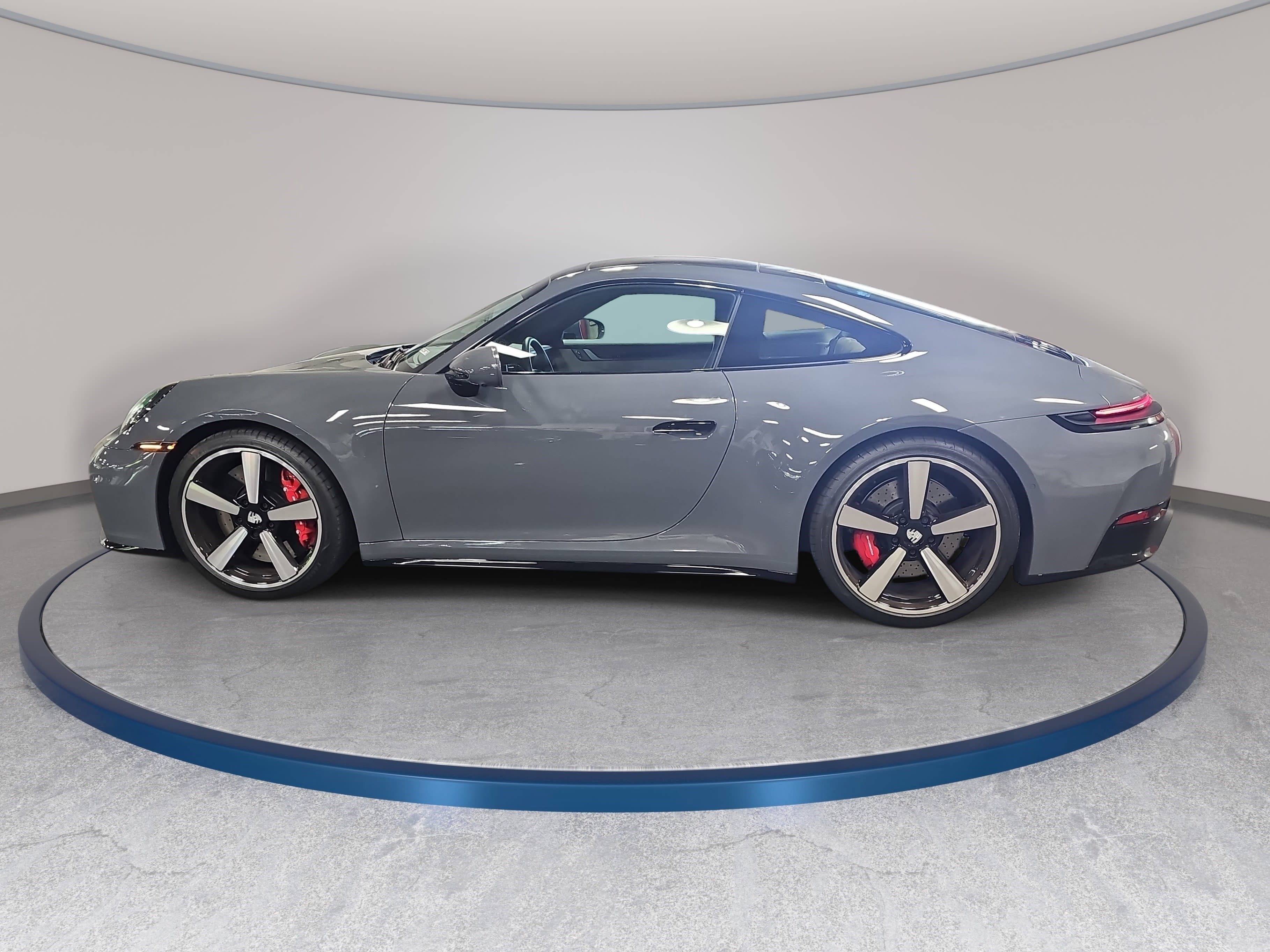 Used 2025 Porsche 911 Carrera S RWD image 8