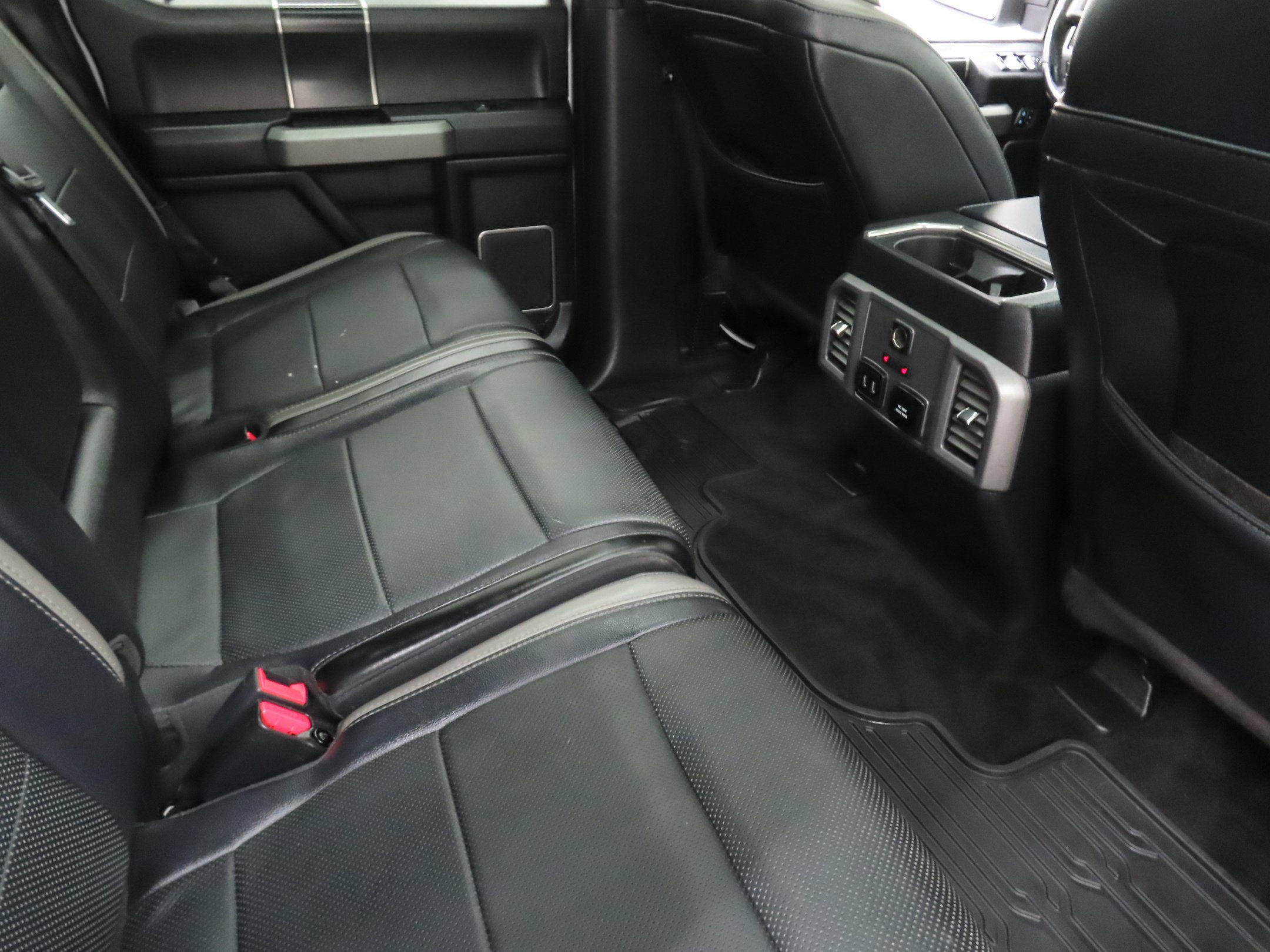 Used 2018 Ford F150 Raptor w/ Equipment Group 802A Luxury AWD/4WD image 25