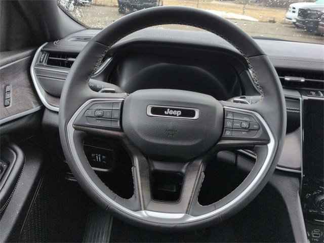 Used 2024 Jeep Grand Cherokee Limited image 18