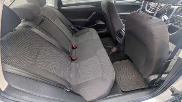 Used 2017 Volkswagen Passat 1.8T S image 20