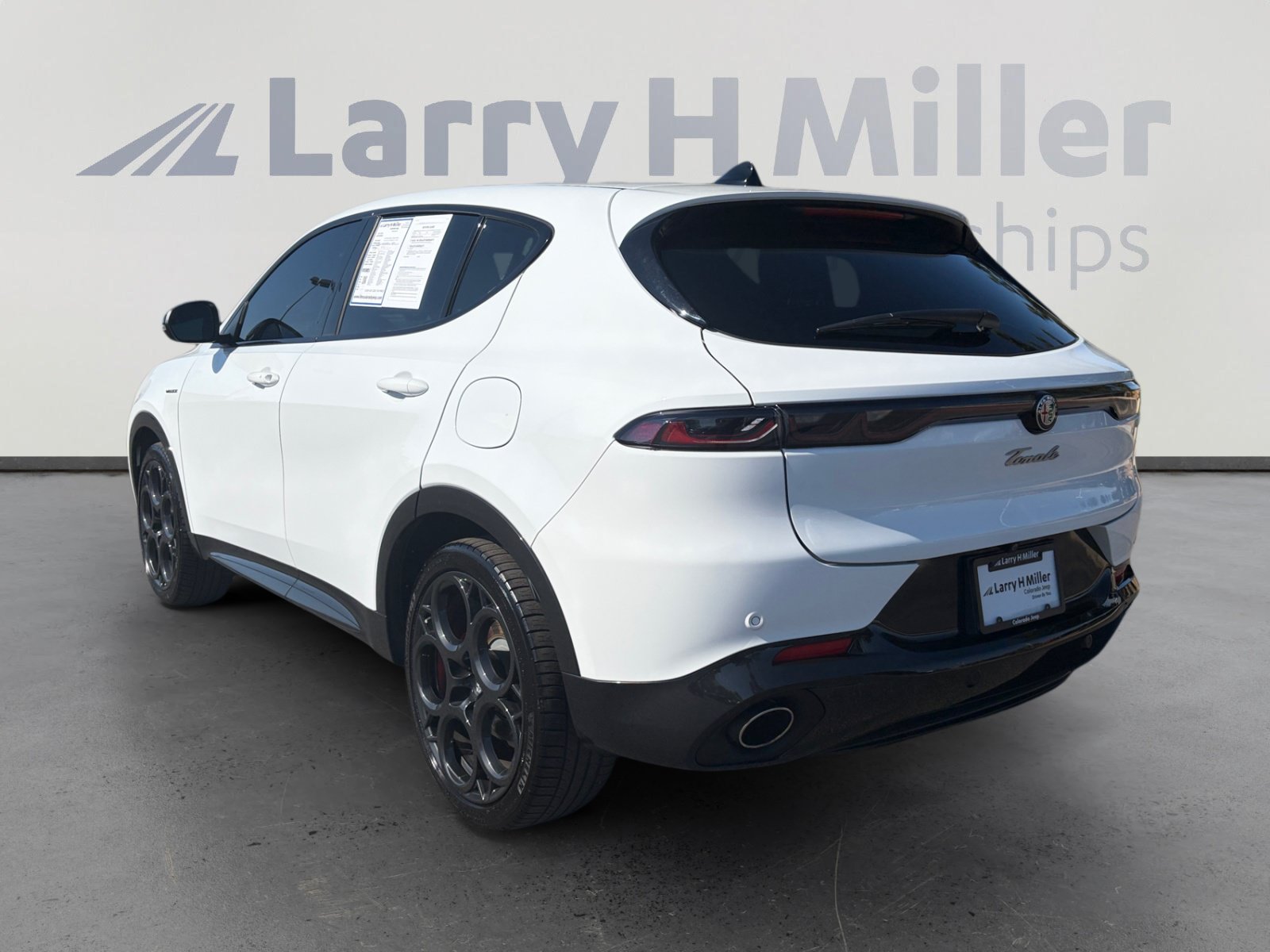 Used 2024 Alfa Romeo Tonale Veloce AWD/4WD image 3