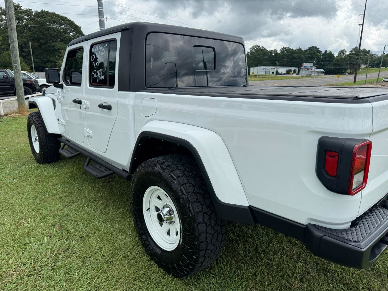 Used 2021 Jeep Gladiator Sport AWD/4WD image 24
