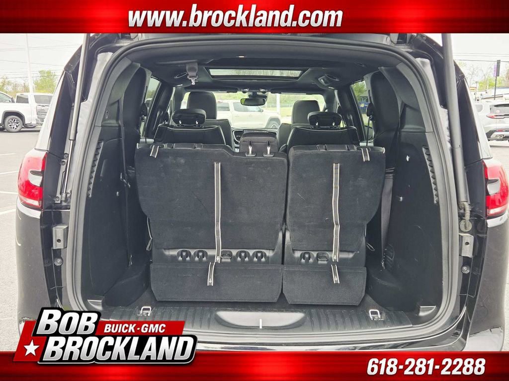 Used 2025 Chrysler Pacifica Limited image 15
