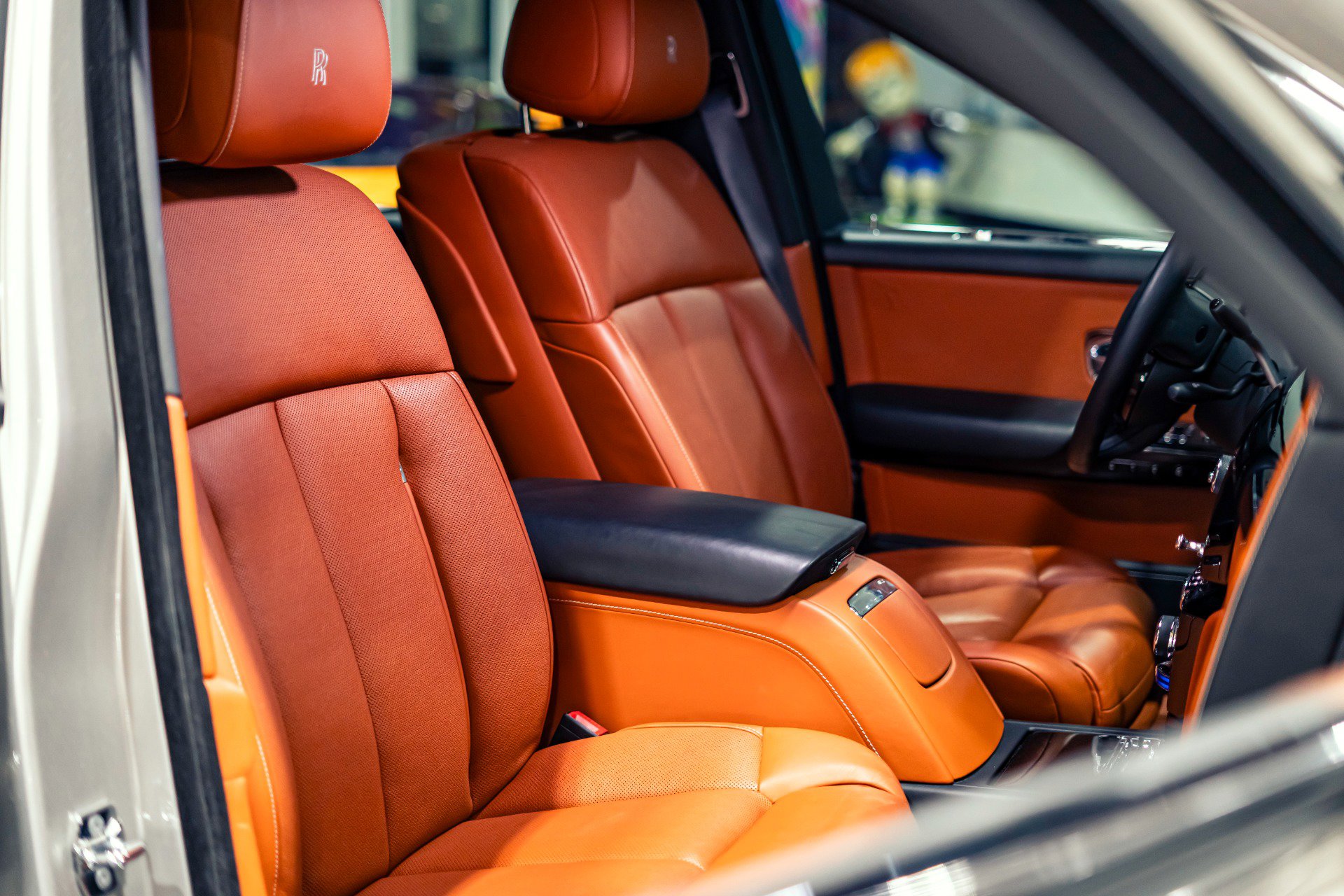 Used 2018 Rolls-Royce Phantom Sedan RWD image 4