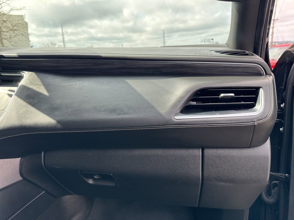 Used 2024 GMC Yukon XL SLT image 24