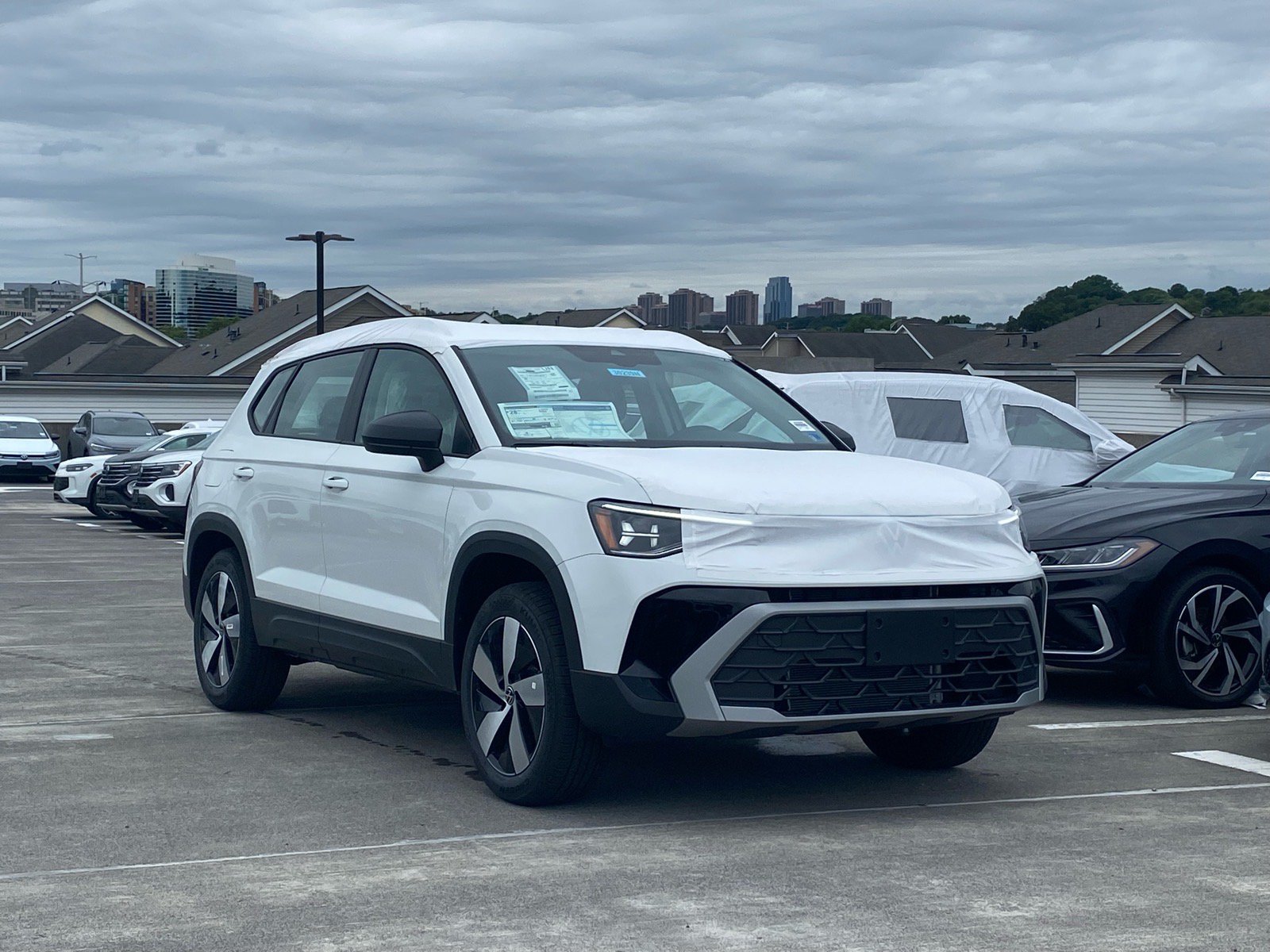 New 2026 Volkswagen Taos SE AWD/4WD image 1