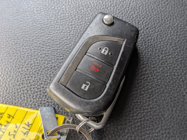 Used 2021 Toyota RAV4 LE AWD/4WD image 26