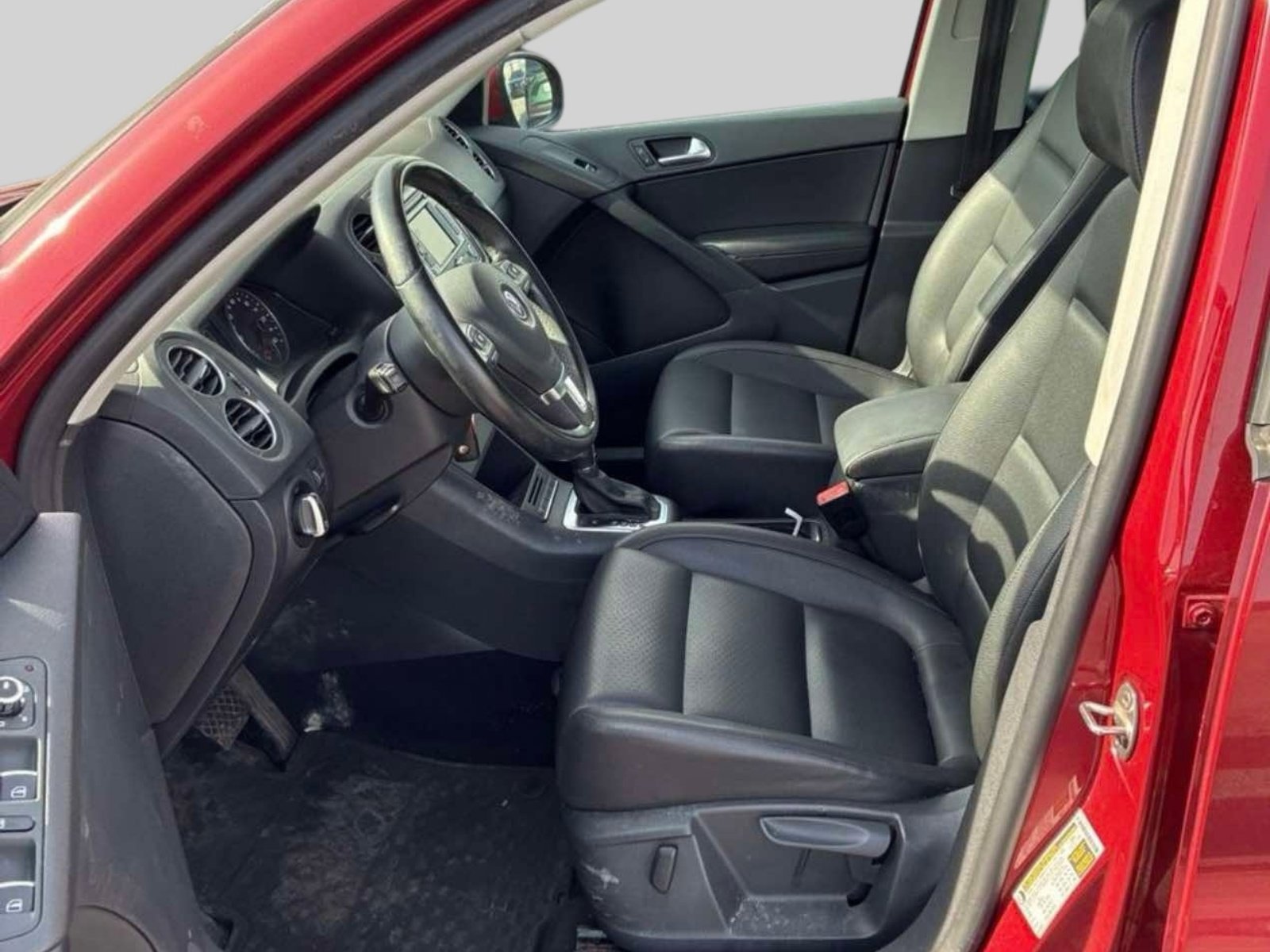 Used 2012 Volkswagen Tiguan S image 2