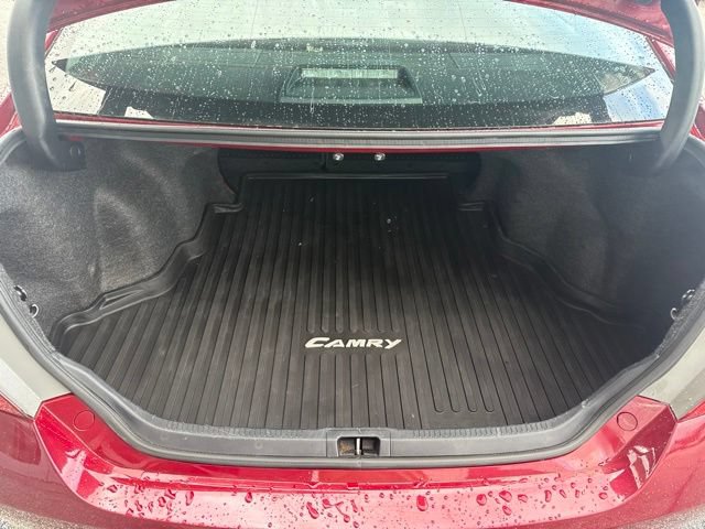Used 2017 Toyota Camry SE w/ Moonroof Package FWD image 29