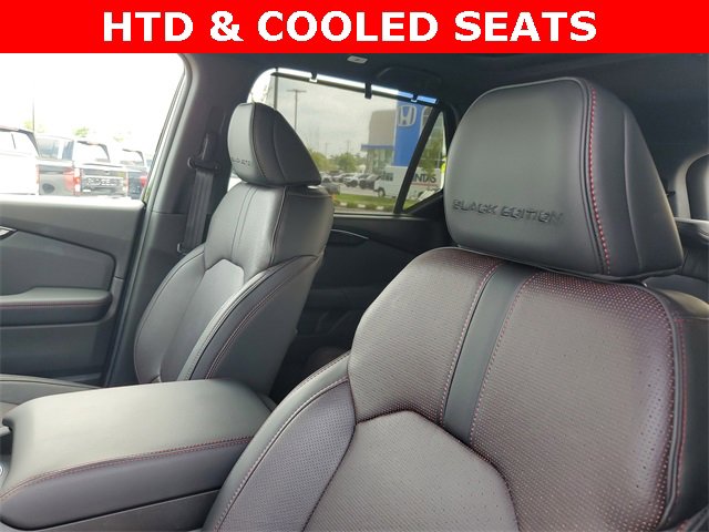Certified 2025 Honda Pilot Black Edition image 13