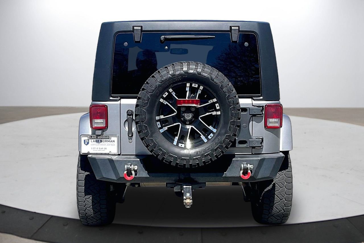 Used 2017 Jeep Wrangler Unlimited Sahara w/ Connectivity Group image 8