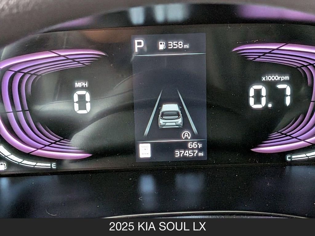 Used 2025 Kia Soul LX w/ LX Technology Package FWD image 21
