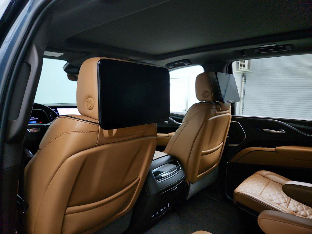Used 2021 Cadillac Escalade Sport w/ LPO, ONYX Package AWD/4WD image 25