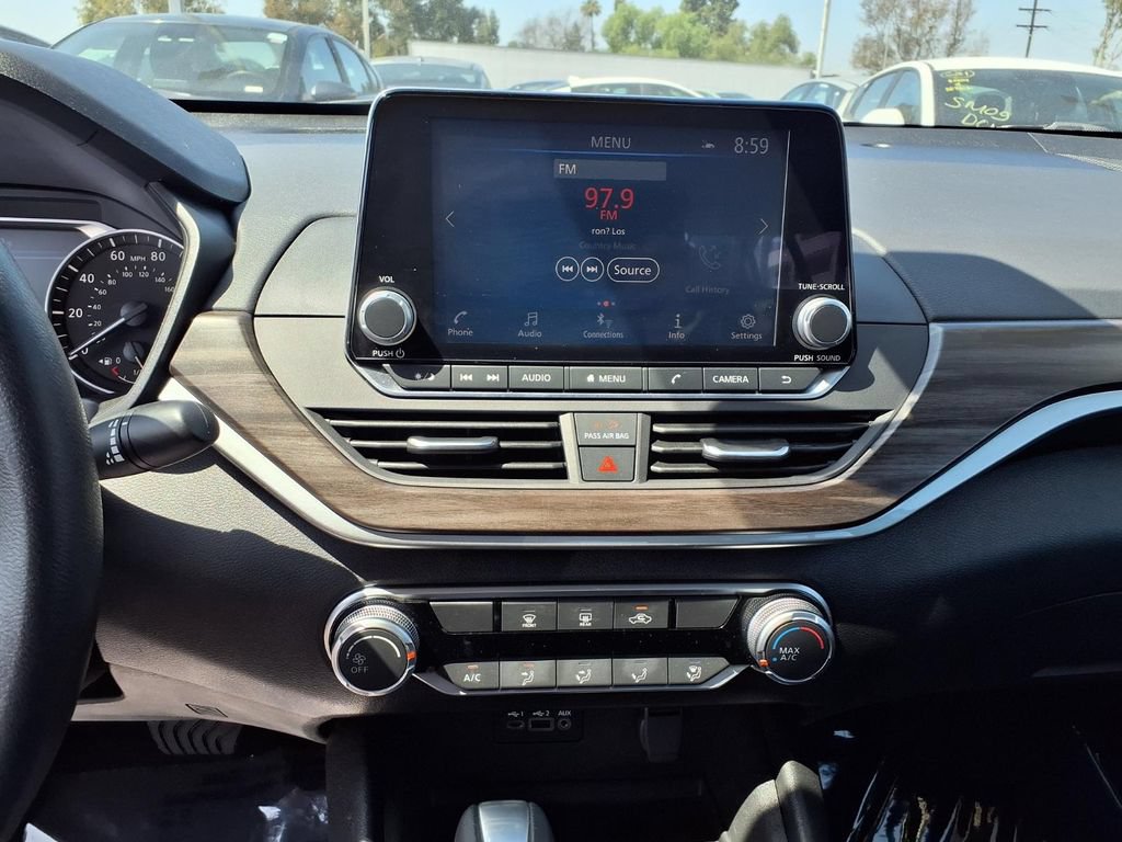 Used 2025 Nissan Altima 2.5 SV FWD image 20