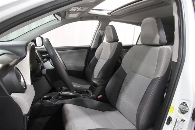Used 2014 Toyota RAV4 XLE AWD/4WD image 5