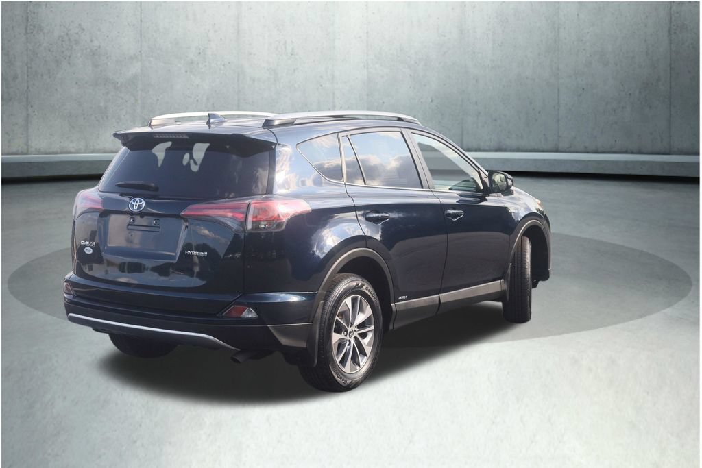 Certified 2018 Toyota RAV4 LE AWD/4WD image 21
