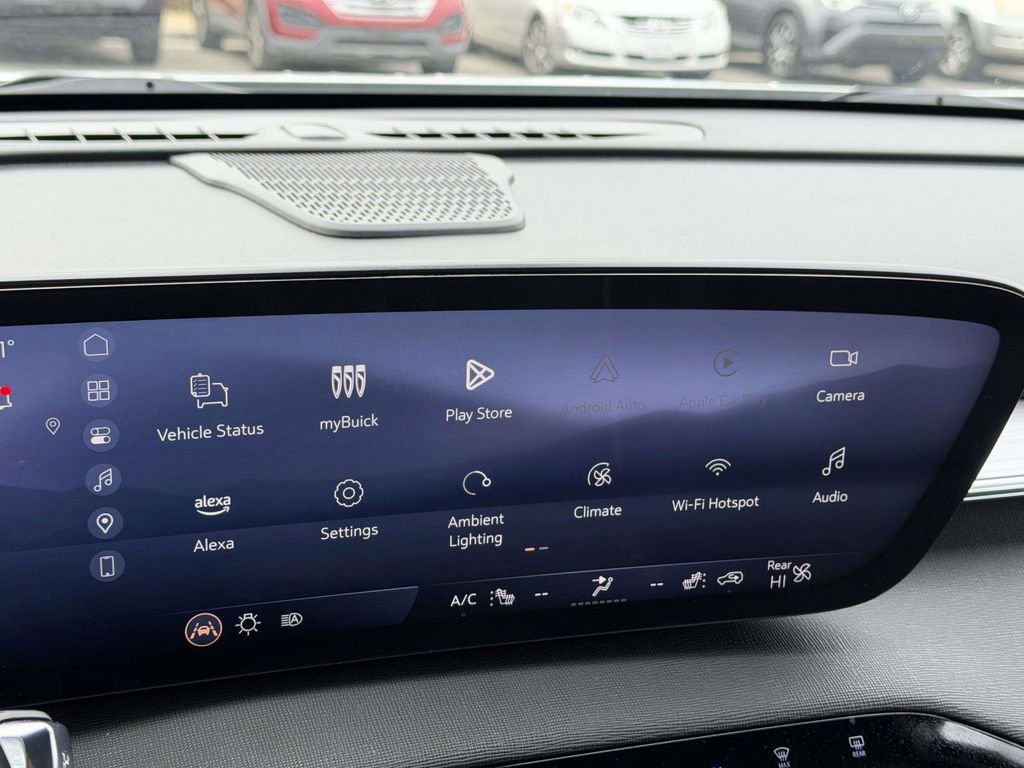 Used 2025 Buick Enclave Preferred image 4