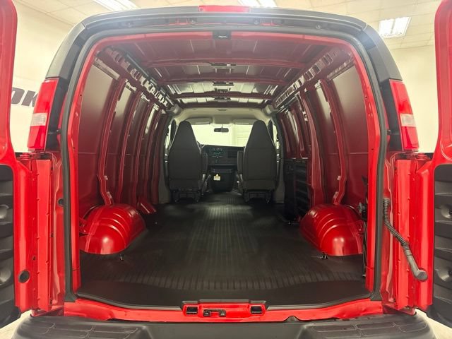 New 2026 Chevrolet Express 3500 w/ Driver Convenience Package RWD image 21