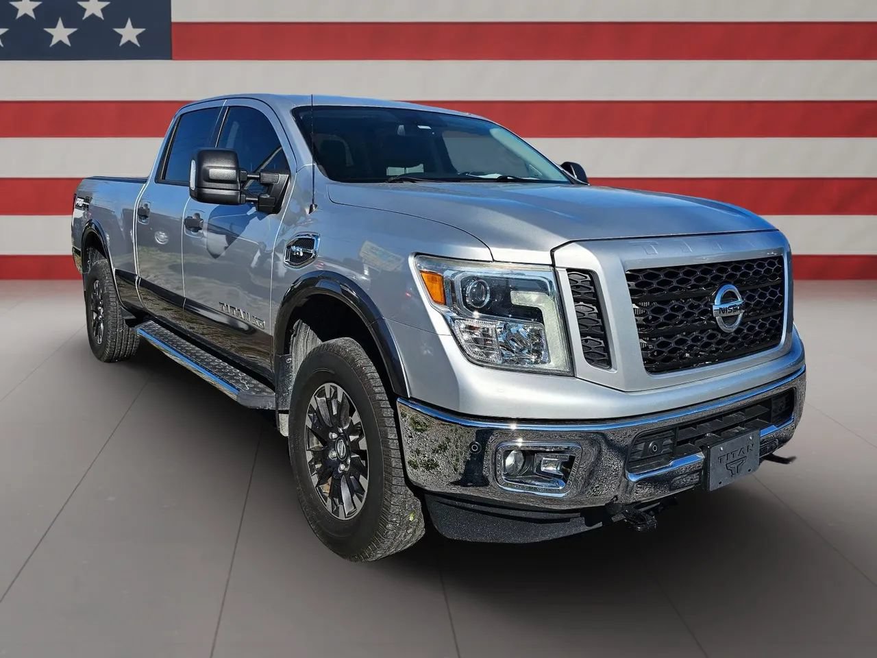 Used 2019 Nissan Titan PRO-4X w/ Pro-4x Convenience Package AWD/4WD image 2