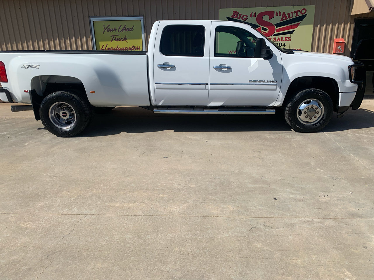 Used 2012 GMC Sierra 3500 Denali image 6