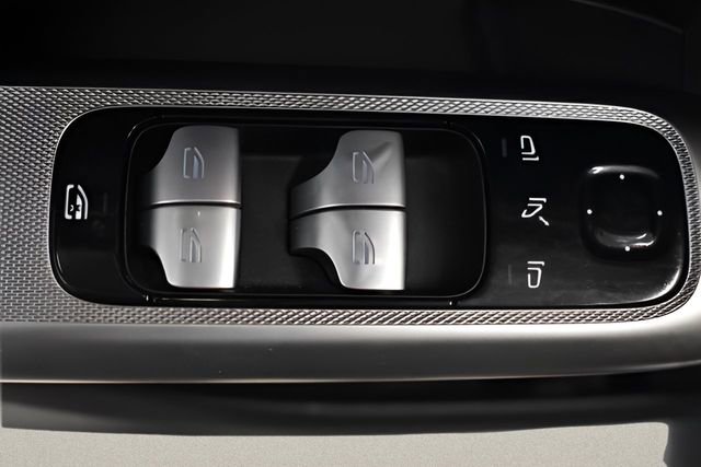 Used 2024 Mercedes-Benz GLC 300 4MATIC image 21