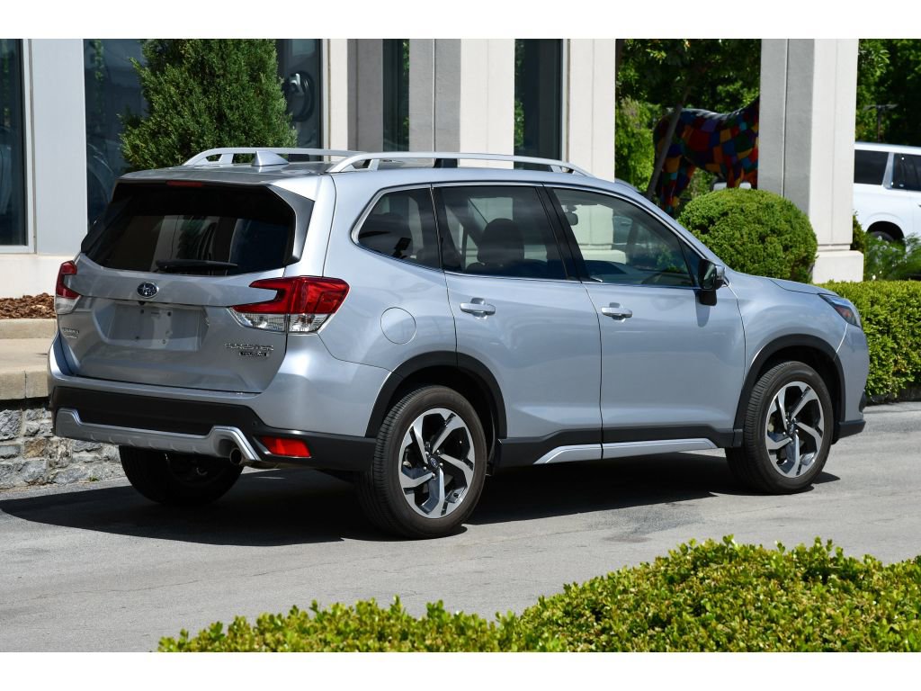 Used 2023 Subaru Forester Touring AWD/4WD image 4