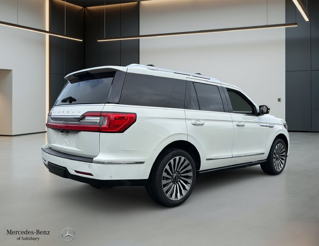 Used 2021 Lincoln Navigator Reserve w/ Luxury Package AWD/4WD image 4