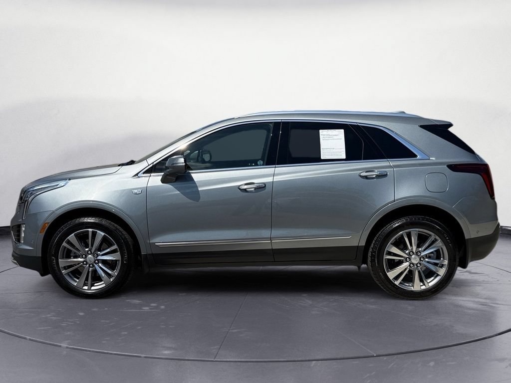 Used 2024 Cadillac XT5 Premium Luxury w/ Technology Package FWD image 2
