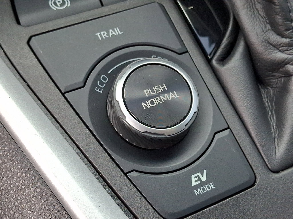 Used 2022 Toyota RAV4 XLE w/ Convenience Package AWD/4WD image 25
