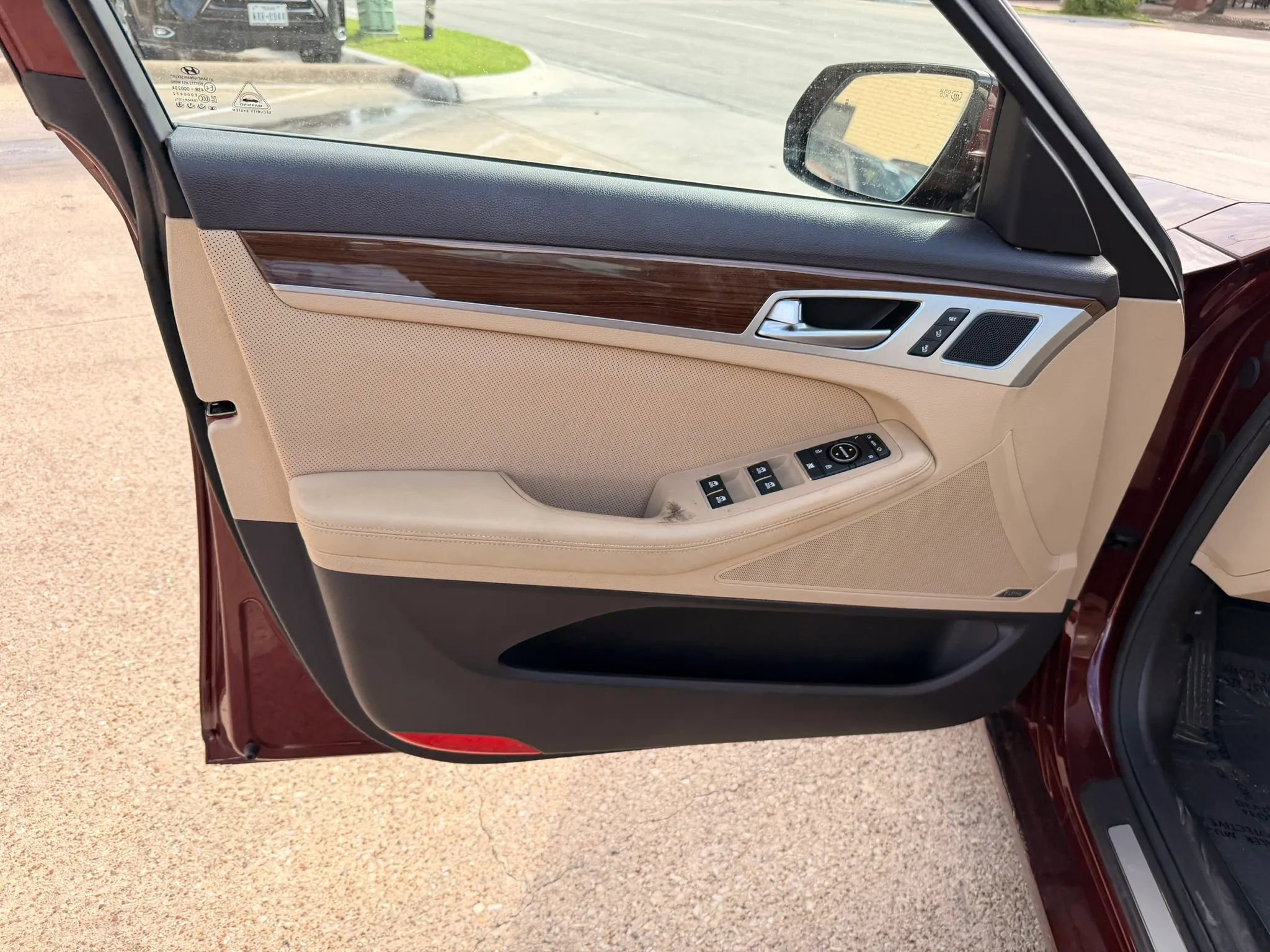 Used 2016 Hyundai Genesis 3.8 w/ Option Group 03 image 9
