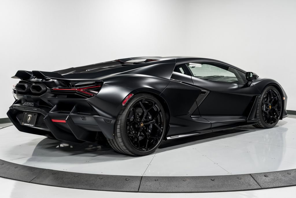 Used 2024 Lamborghini Revuelto image 3