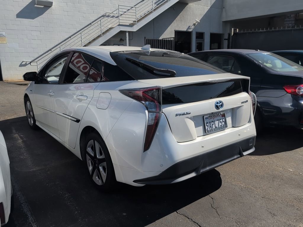 Used 2018 Toyota Prius Three Touring image 4
