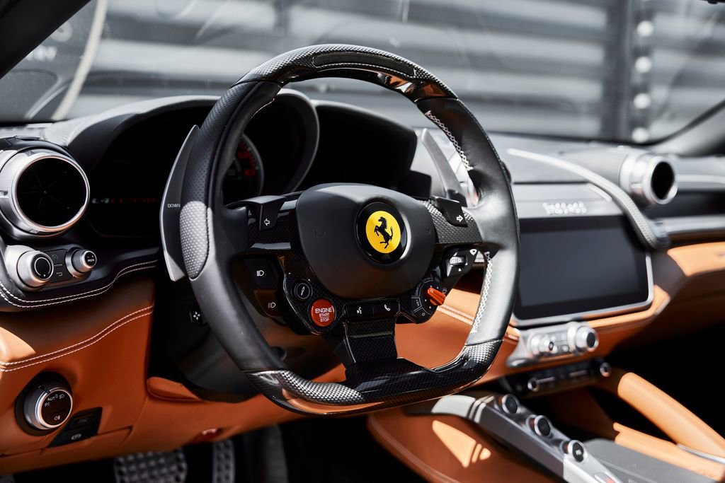 Used 2018 Ferrari GTC4Lusso AWD/4WD image 40