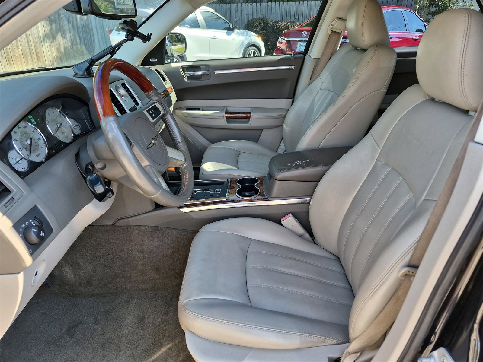 Used 2008 Chrysler 300 C w/ Navigation & Sound Group II image 10