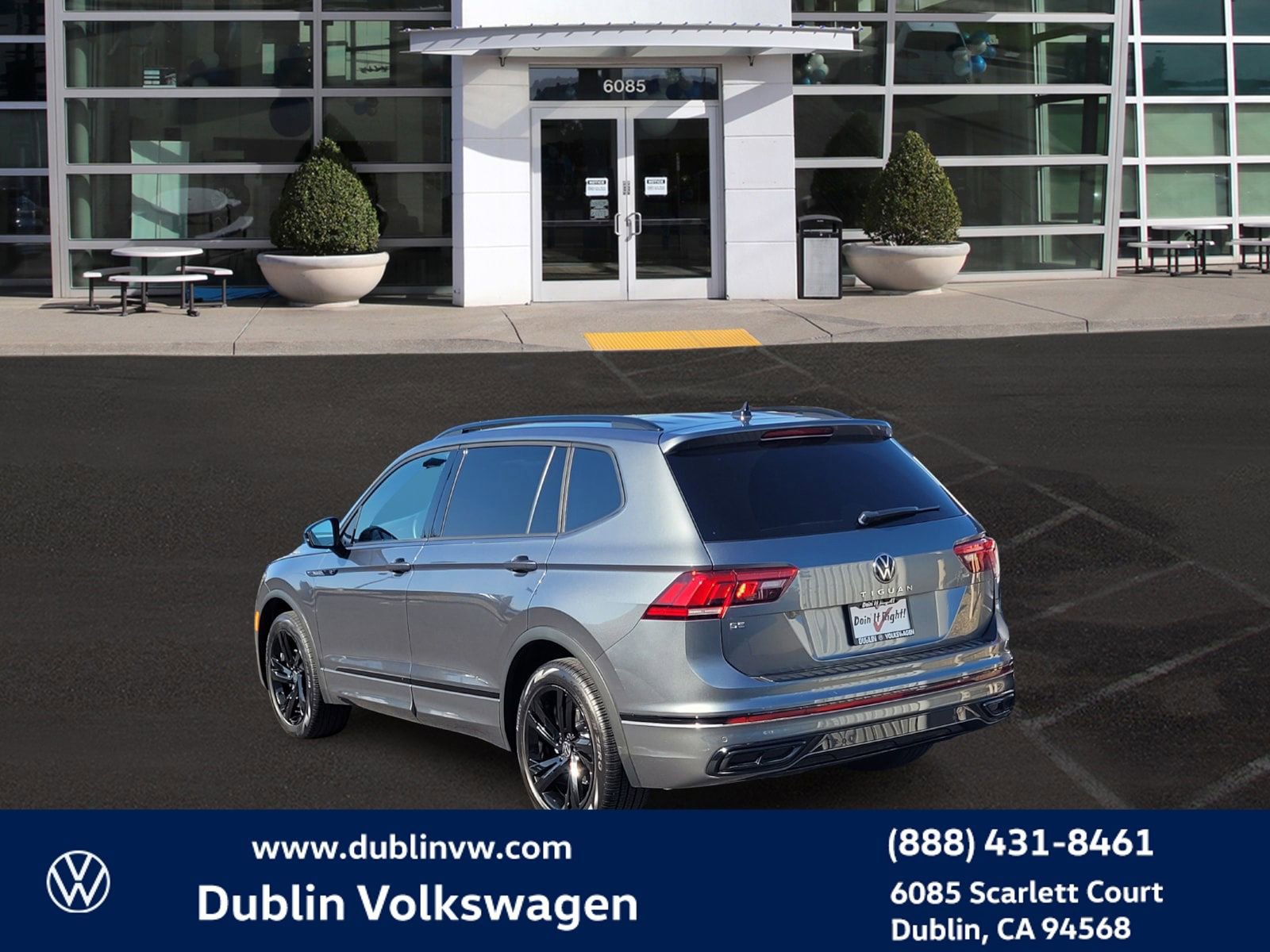 Used 2023 Volkswagen Tiguan SE R-Line image 5