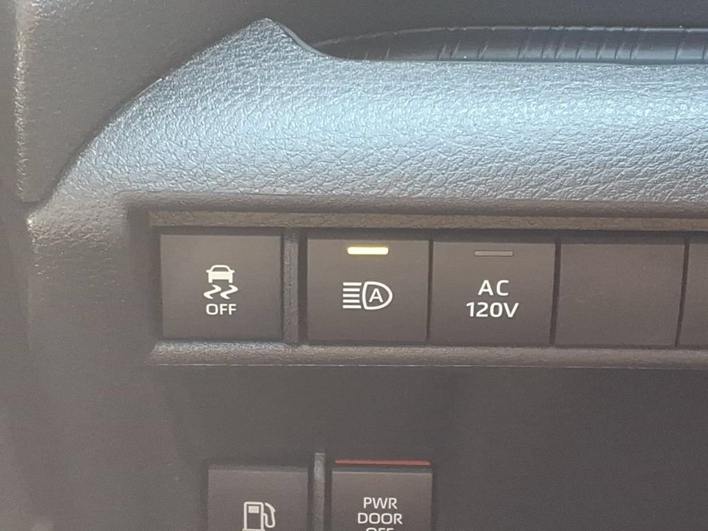 New 2026 Toyota Sienna XSE FWD image 14