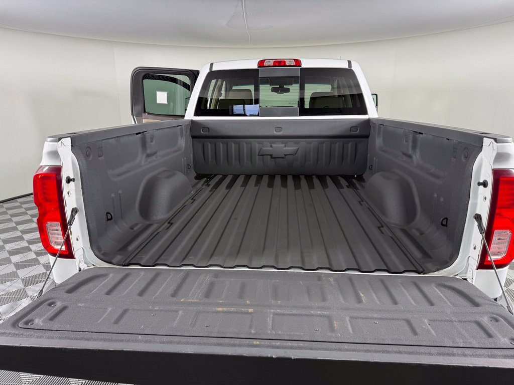 Used 2017 Chevrolet Silverado 1500 LTZ Z71 w/ LTZ Plus Package AWD/4WD image 29