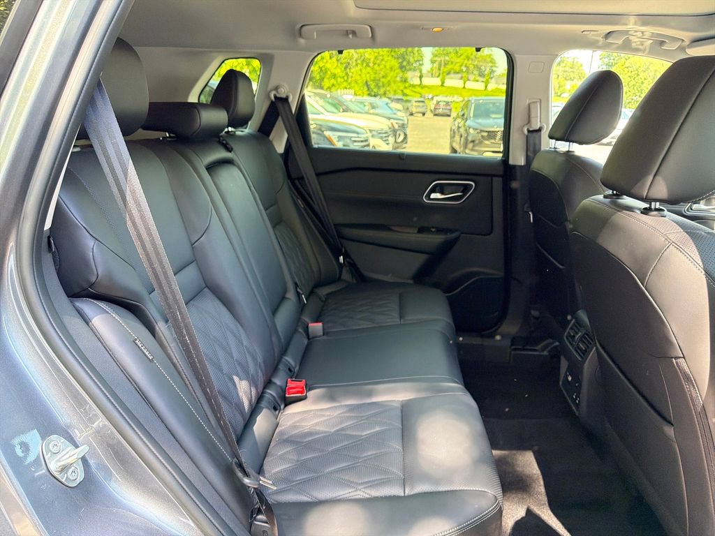 Used 2026 Nissan Rogue Platinum w/ Platinum Premium Package AWD/4WD image 52