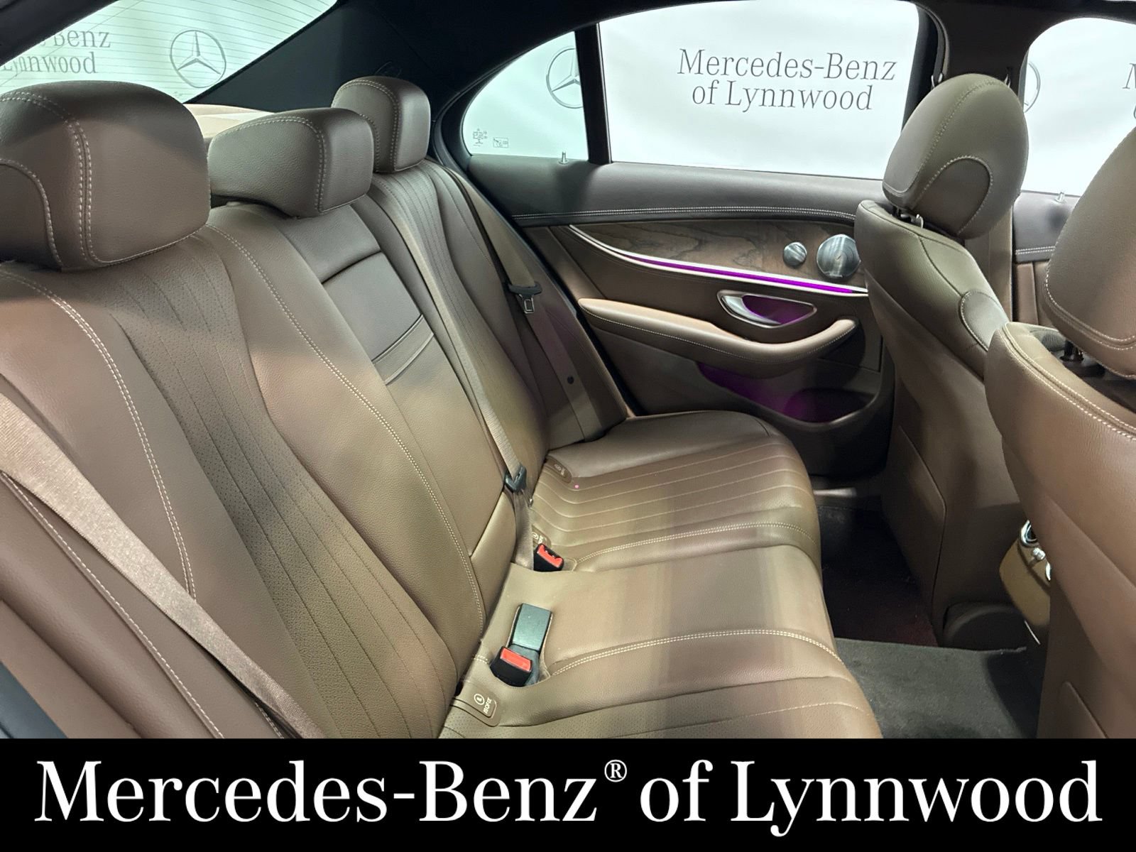 Used 2017 Mercedes-Benz E 300 4MATIC image 6