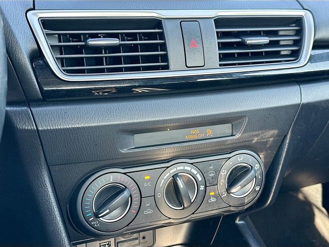 Used 2015 MAZDA MAZDA3 i Touring image 15