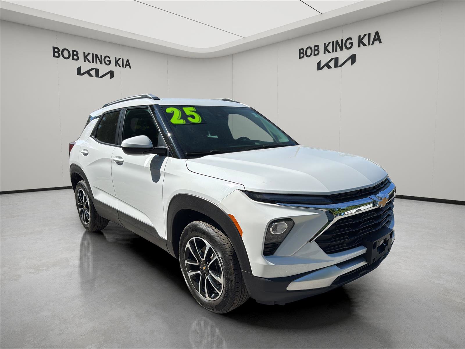 Used 2025 Chevrolet TrailBlazer LT AWD/4WD image 7