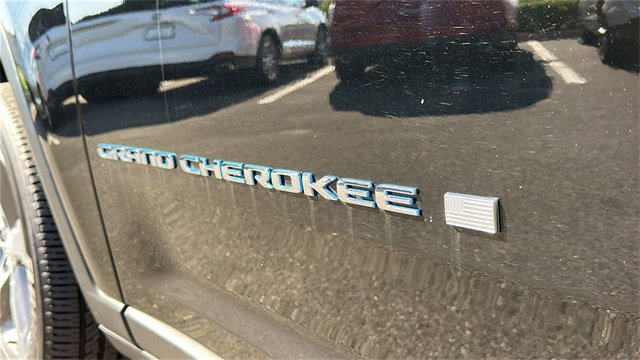 Used 2023 Jeep Grand Cherokee 4WD 4xe image 9