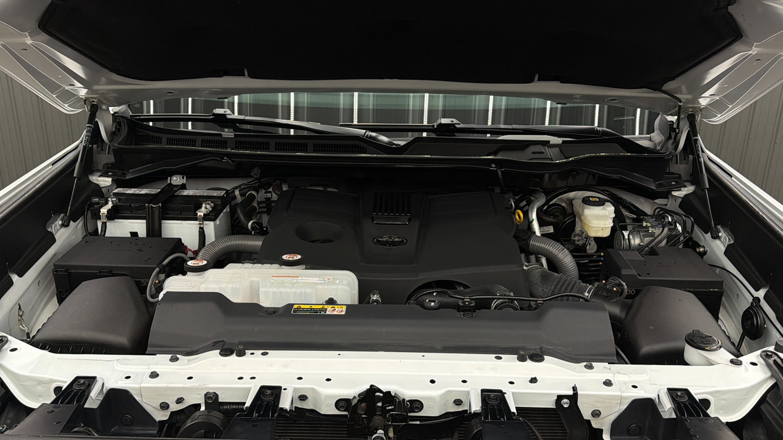 Used 2026 Toyota Tundra Limited AWD/4WD image 19