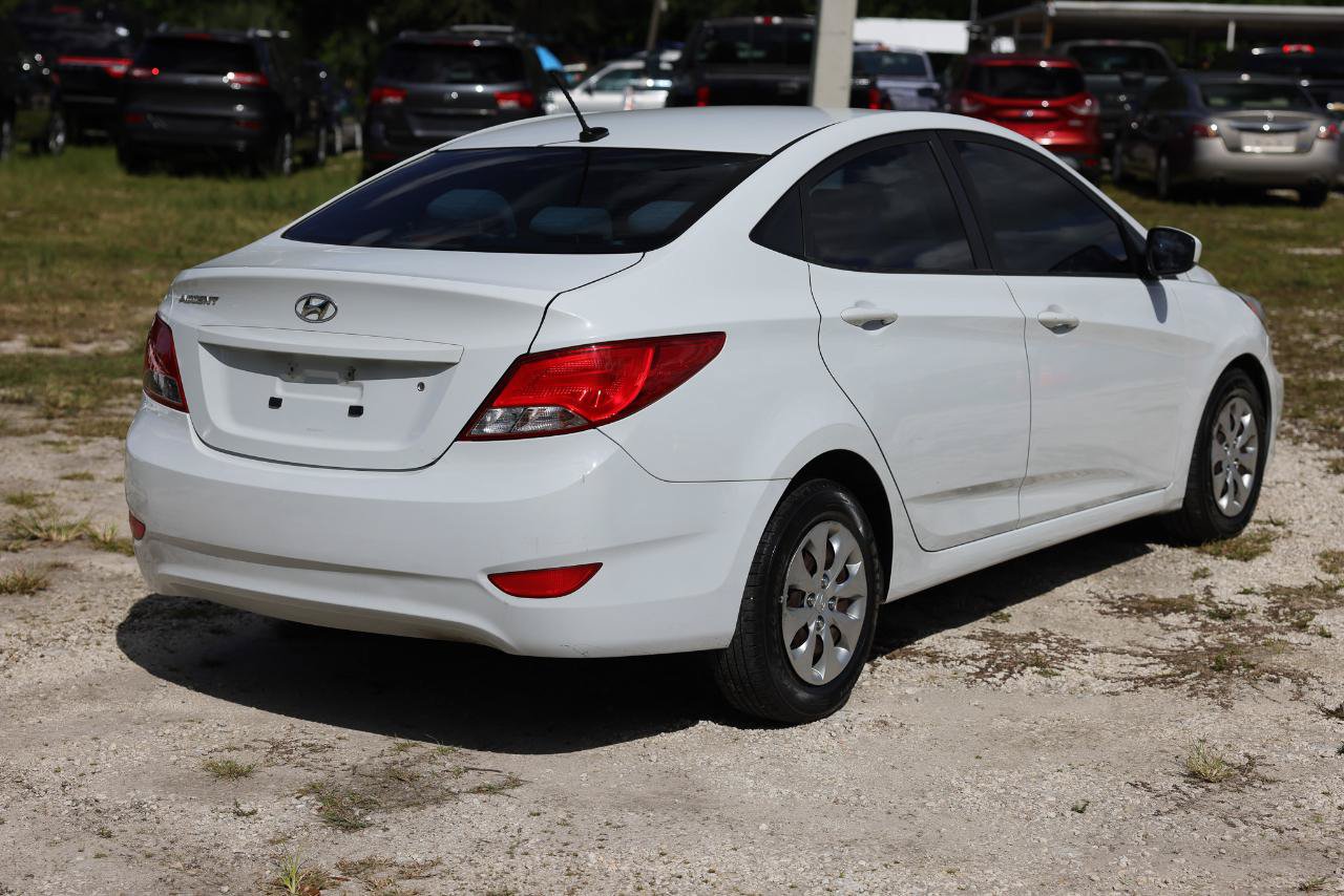 Used 2017 Hyundai Accent SE FWD image 11