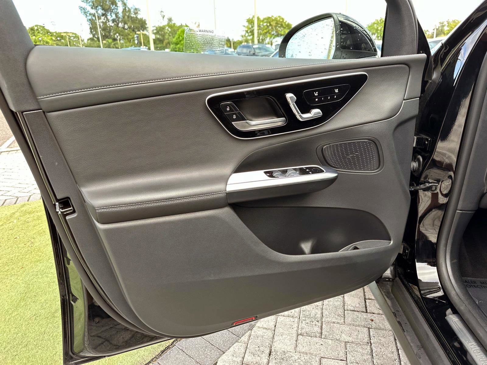 Used 2025 Mercedes-Benz GLC 300 image 17