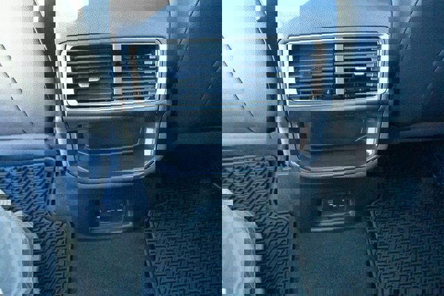 New 2026 Volkswagen Atlas Cross Sport SE image 32